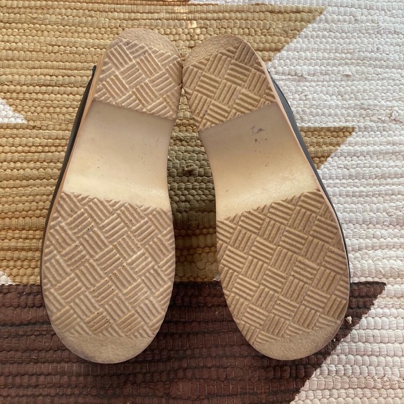 Sven Classic Plain Jane Low Heel Black Clog - Picture 4 of 5